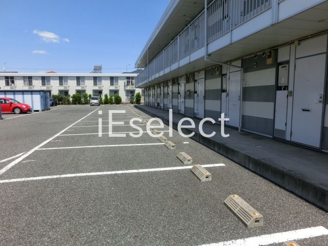 駐車場　敷地内の駐車場あります