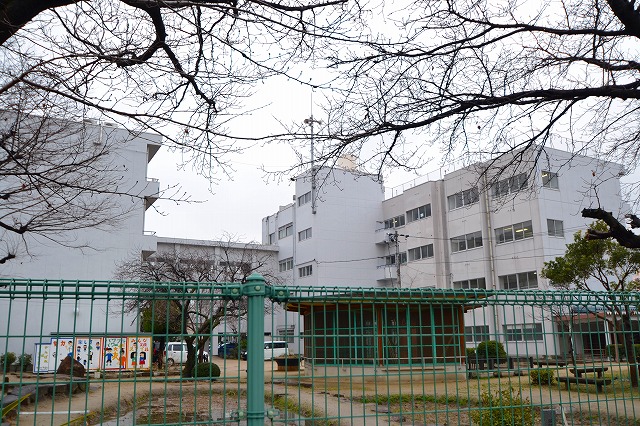 小学校　海田町立海田西小学校（小学校）まで360m