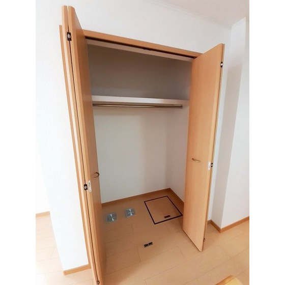 収納　使い勝手の良い収納つきです