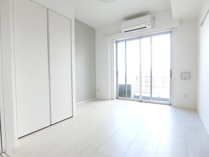 その他　角部屋は小窓もあります