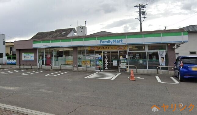 コンビニ　ファミリーマート尾張旭東栄町店（コンビニ）まで134m