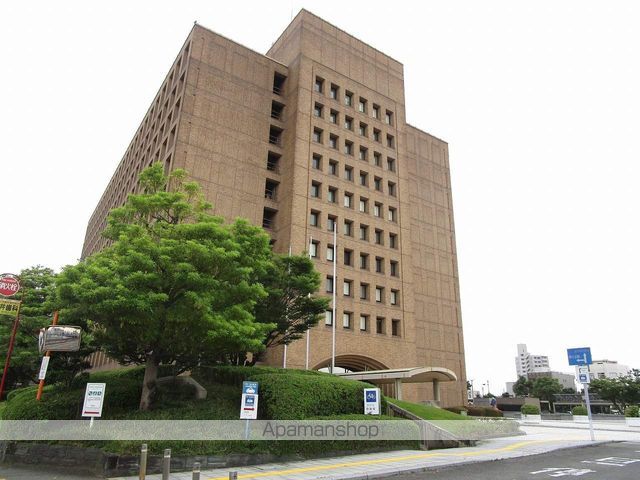 役所　徳島県庁（役所）まで404m