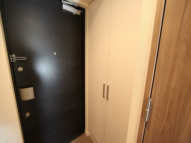 玄関　玄関　シューズボックス付　ダブルロック