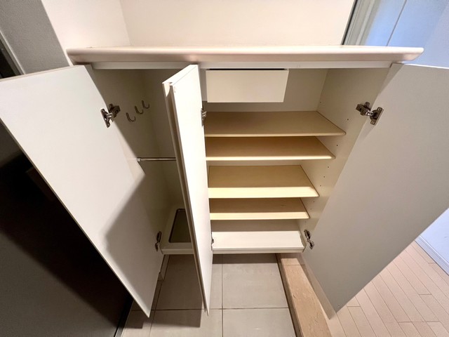 収納　シューズボックス