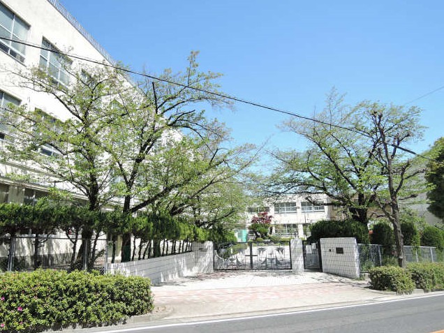 小学校　名古屋市立西山小学校（小学校）まで938m