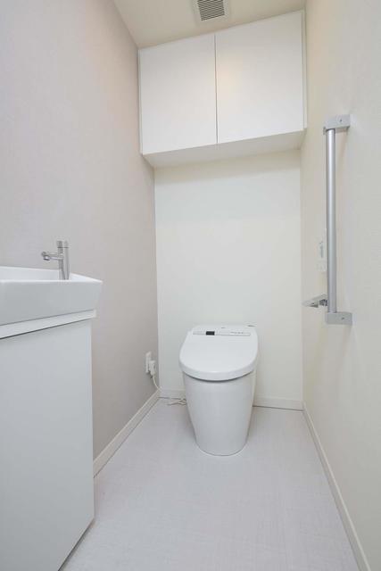 トイレ　※写真は同タイプ住戸です。