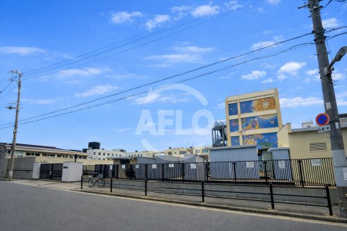 小学校　東中浜小学校（小学校）まで159m
