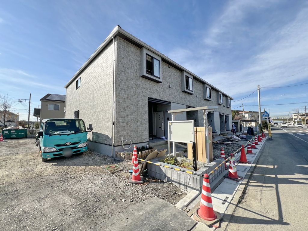 建物外観　駐車場