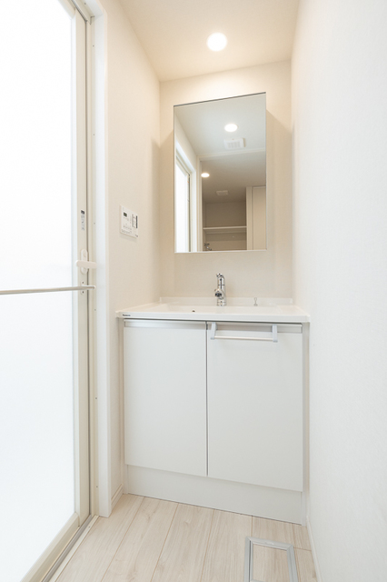 洗面設備　※写真は同タイプ住戸です。