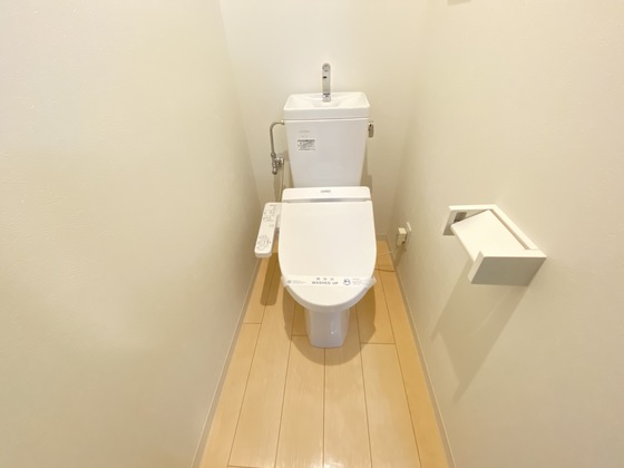 トイレ　※別号室の写真です