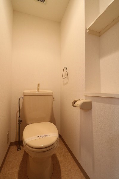 トイレ　トイレにはコンセントが付いており、洗浄便座を設置頂けます。