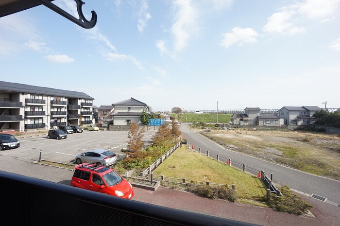 バルコニー　晴れた日には洗濯物を外に干せます☆