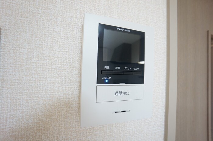 セキュリティ　モニター付きインターホンがあり来訪者確認ができ安心です♪