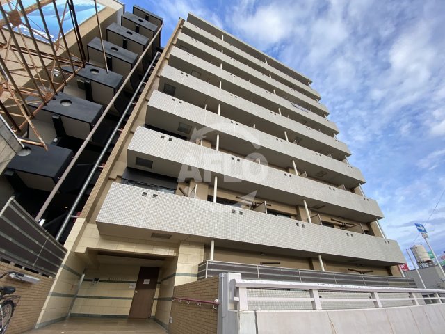 建物外観　SERENiTE中津　外観
