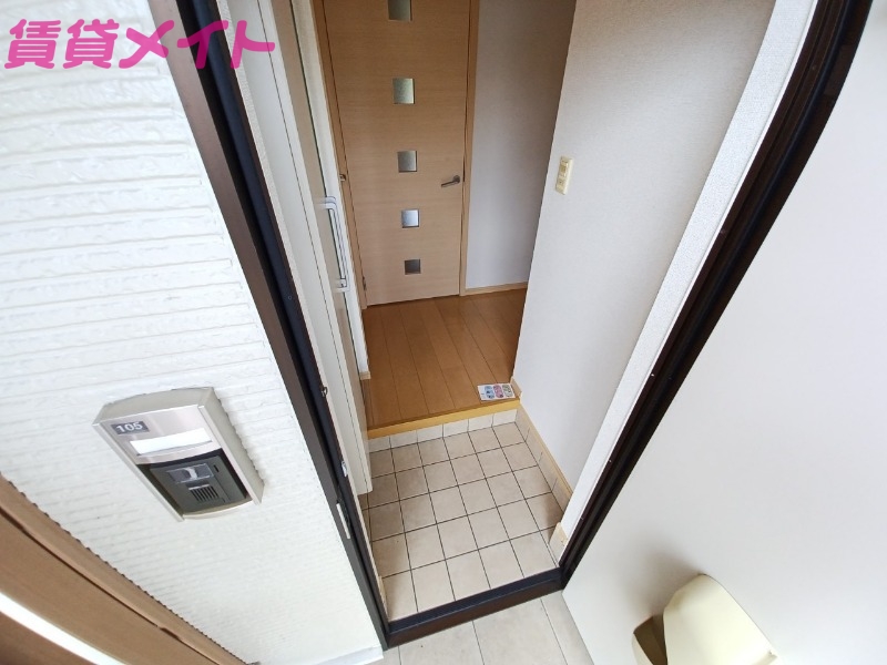 玄関　別物件同タイプ写真