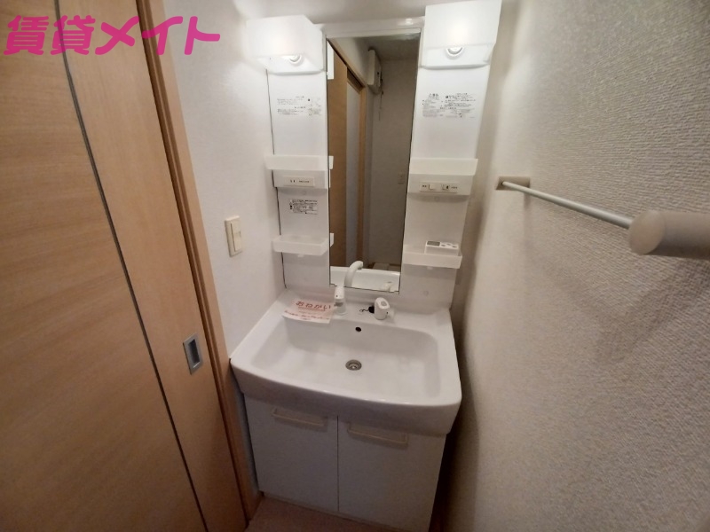 洗面設備　別物件同タイプ写真