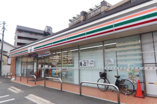 コンビニ　セブン－イレブン　名古屋山里町店（コンビニ）まで400m