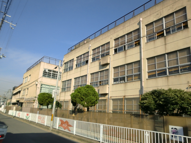 小学校　英田北小学校（小学校）まで800m