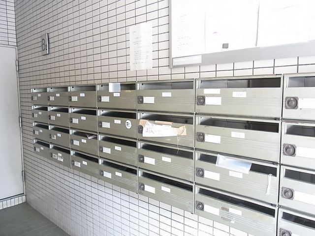 エントランス　メールボックス