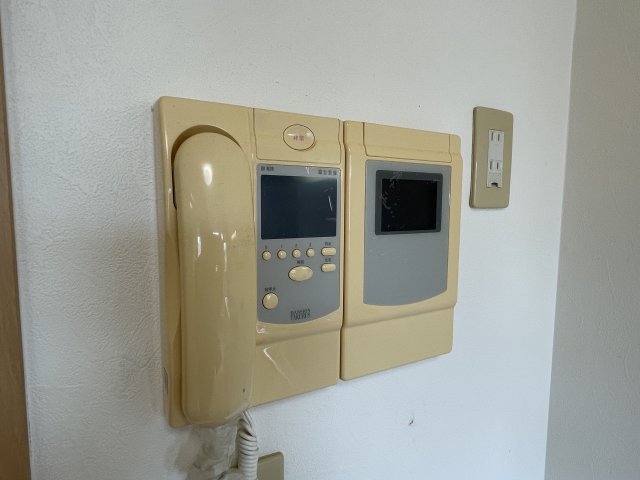 セキュリティ　TVモニター付きインターホンです