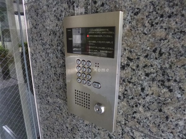 セキュリティ　オートロック完備のエントランス！