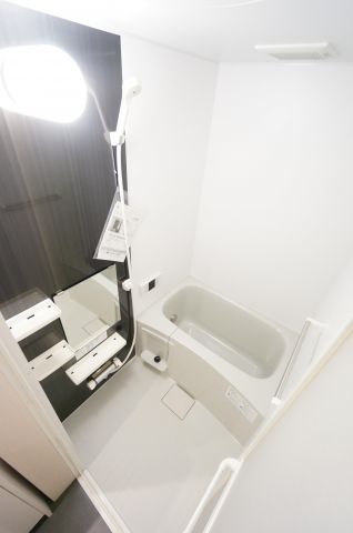 バス・シャワールーム　※同物件・反転タイプの写真です。