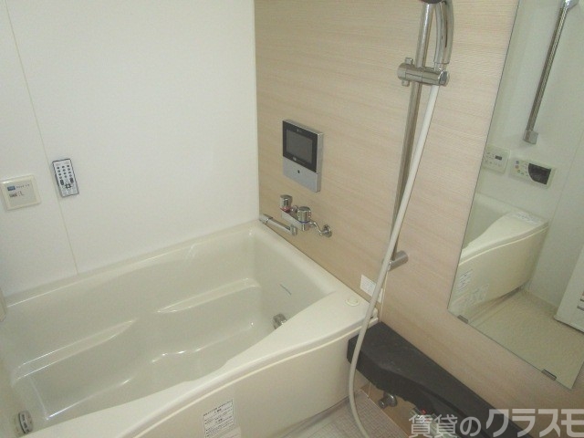 バス・シャワールーム　お風呂とトイレは別ですのでゆっくりどうぞ♪