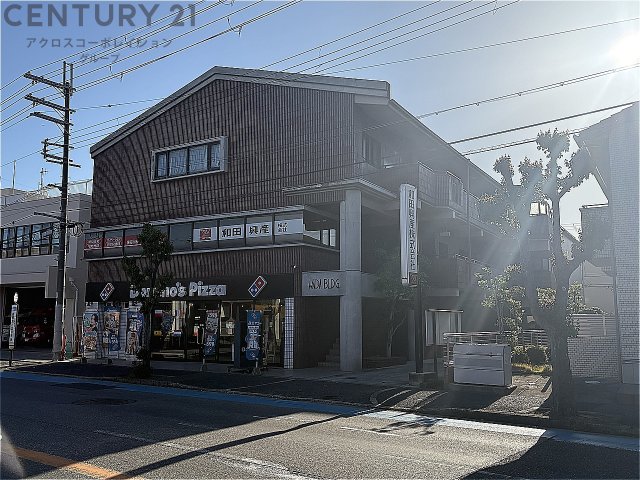 建物外観　敷地内に駐車場あります！