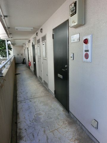 エントランス　玄関口