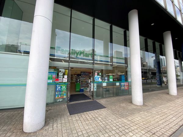 コンビニ　ファミリーマート南麻布三丁目店（コンビニ）まで286m