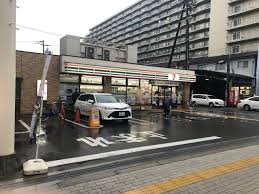 コンビニ　セブンイレブン守口京阪本通1丁目東店（コンビニ）まで240m