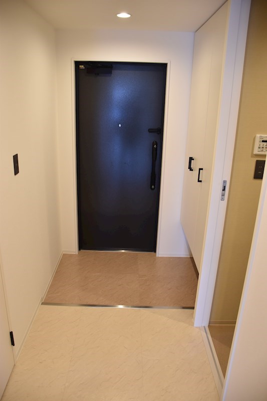 玄関　※同間取り参考写真