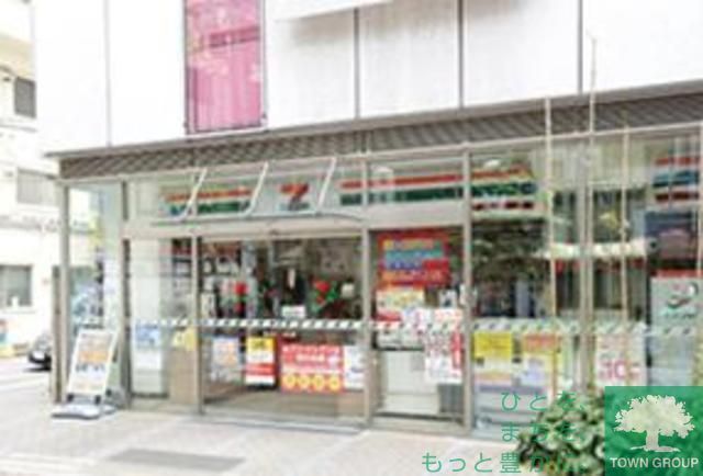 コンビニ　セブンイレブンLuz大森店（コンビニ）まで120m