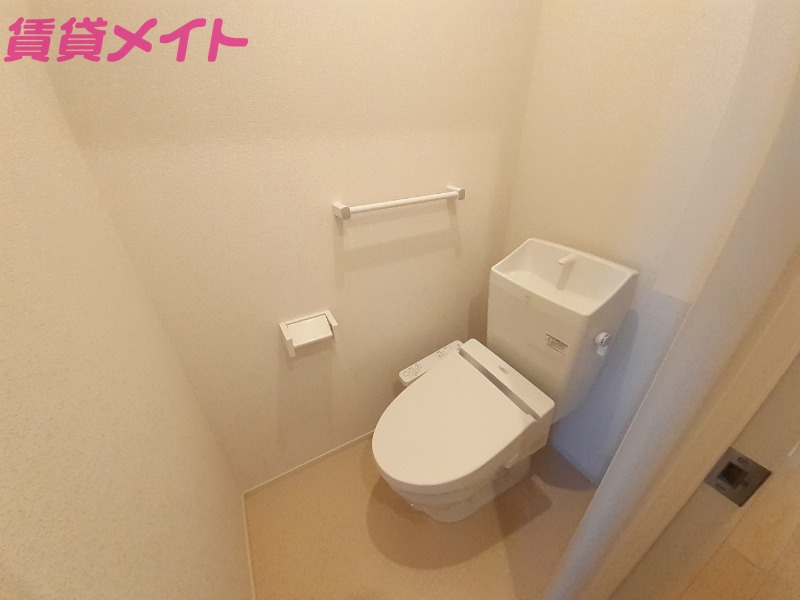トイレ　同型参考写真
