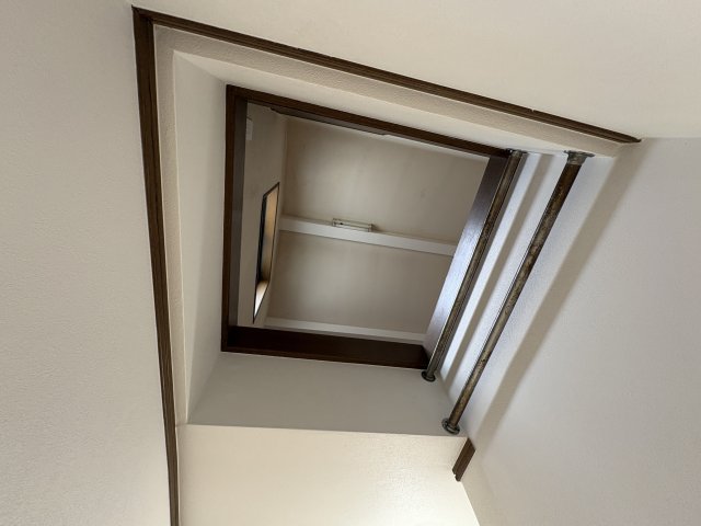 その他　屋根裏収納