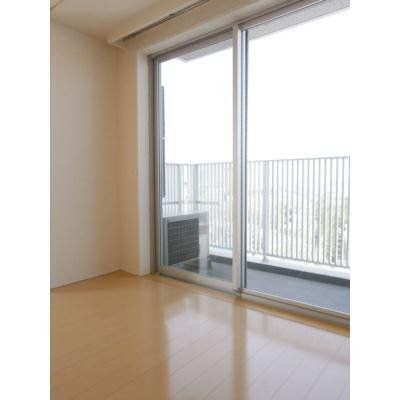 バルコニー　同タイプの別部屋の写真です