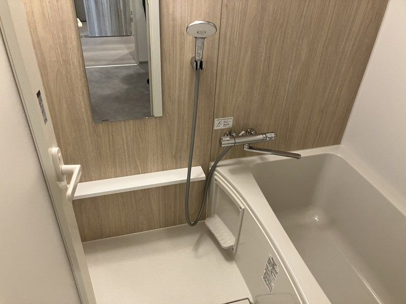 バス・シャワールーム　※同タイプの別のお部屋です。