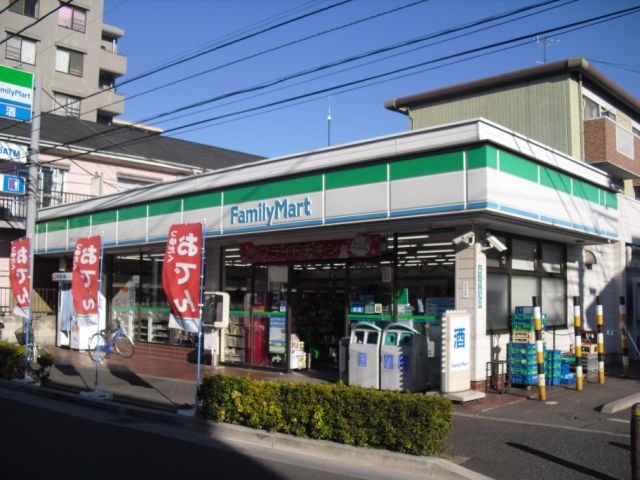 コンビニ　ファミリーマート（コンビニ）まで10m