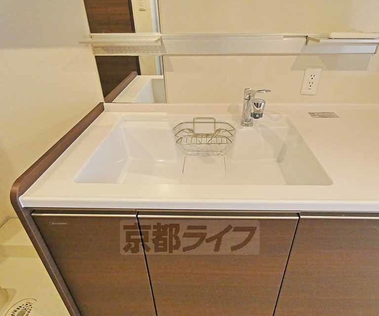 洗面設備　・お部屋によっては家具家電がついております。