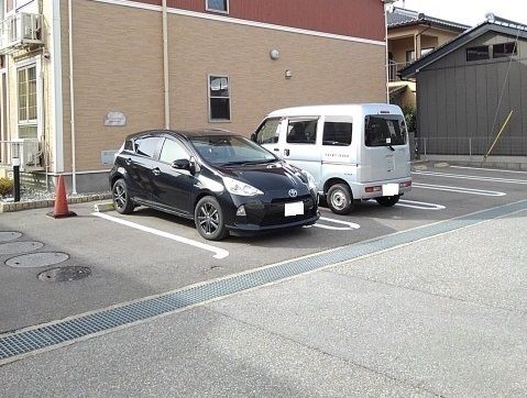 駐車場　駐車場完備です