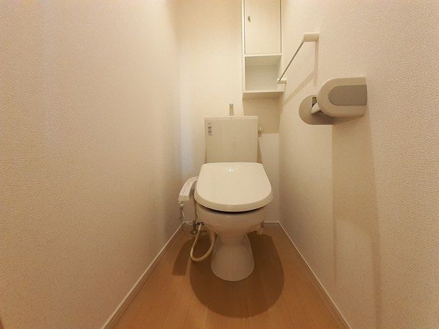 トイレ　落ち着いたトイレです