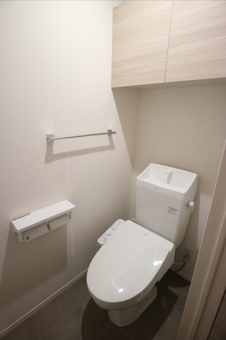 パサログランデ浜寺諏訪森IIIのトイレ写真