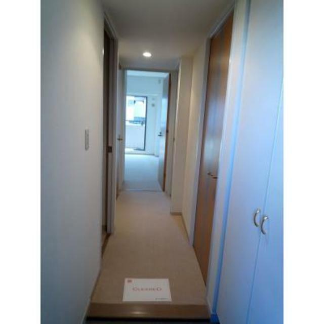 玄関　※写真は同タイプ住戸です。
