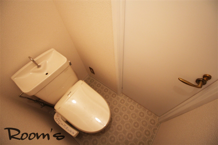 ＪＲ高崎線 新町駅 徒歩45分 3階建 築30年のトイレ写真