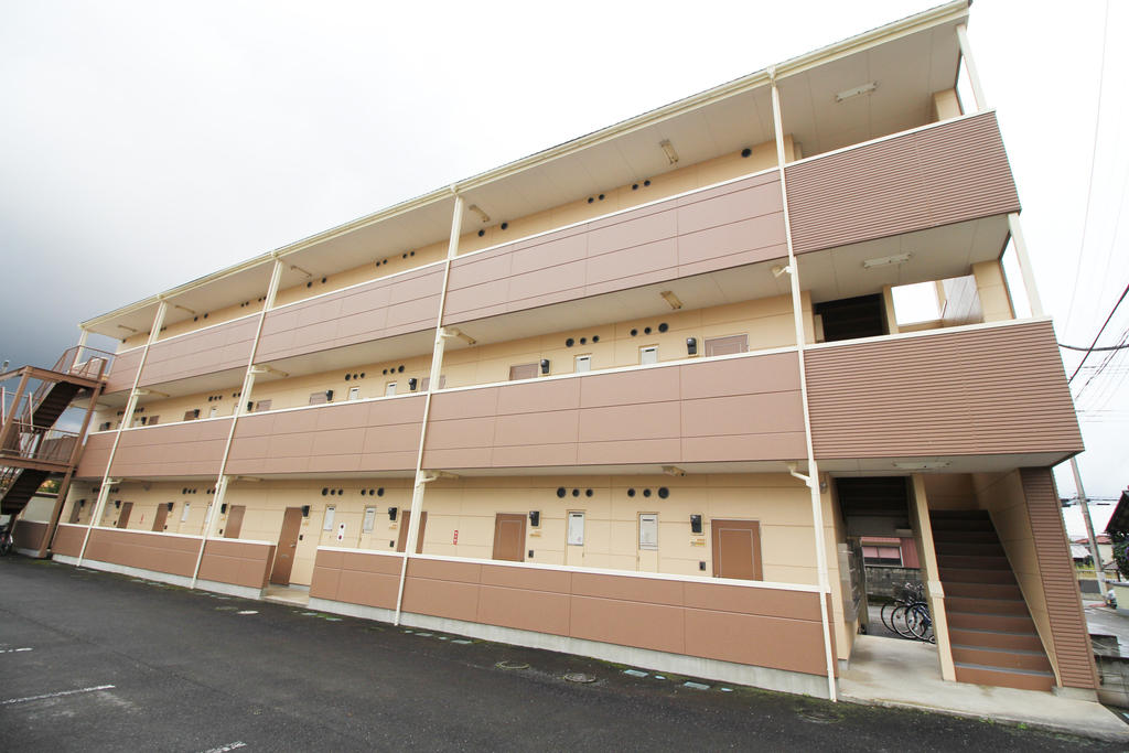 ＪＲ高崎線 新町駅 徒歩45分 3階建 築30年の外観写真