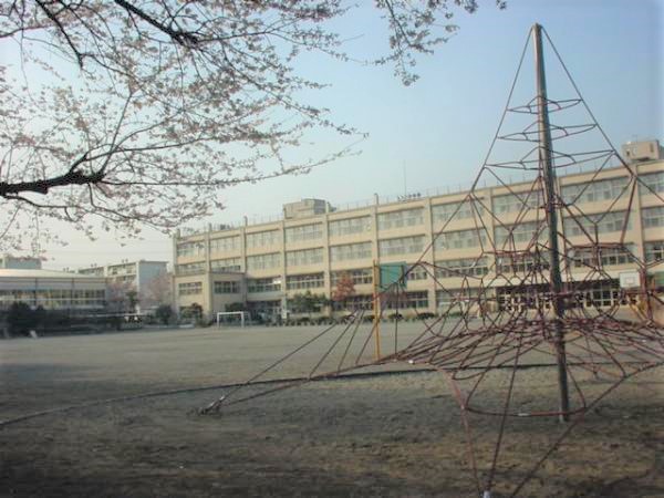 小学校　立川市立松中小学校（小学校）まで477m