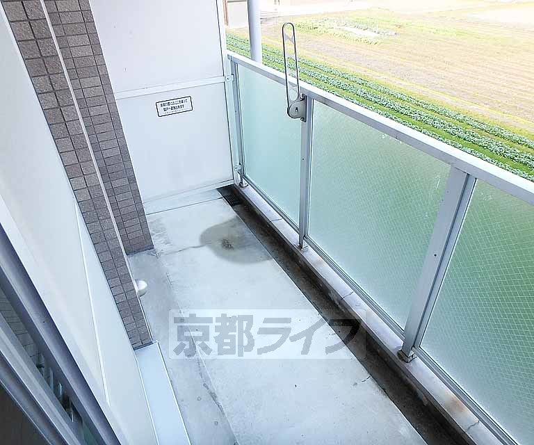 バルコニー　バルコニーも広め。