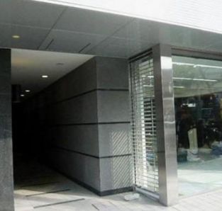 エントランス　建物の内部です