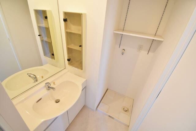 洗面設備　※同タイプ別部屋の写真です