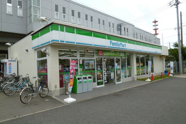 コンビニ　ファミリーマート（コンビニ）まで170m